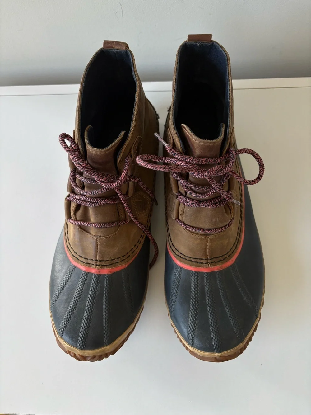 Sorel Out N’ About Leather Duck Boots Size 11